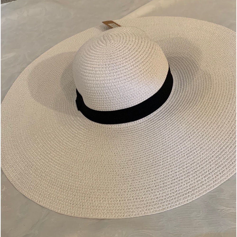 Odiva extra wide 7 inches brim sun hats, in beige, white & khakis colors